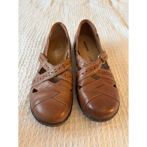 Clarks Ashland brown leather shoes size 8